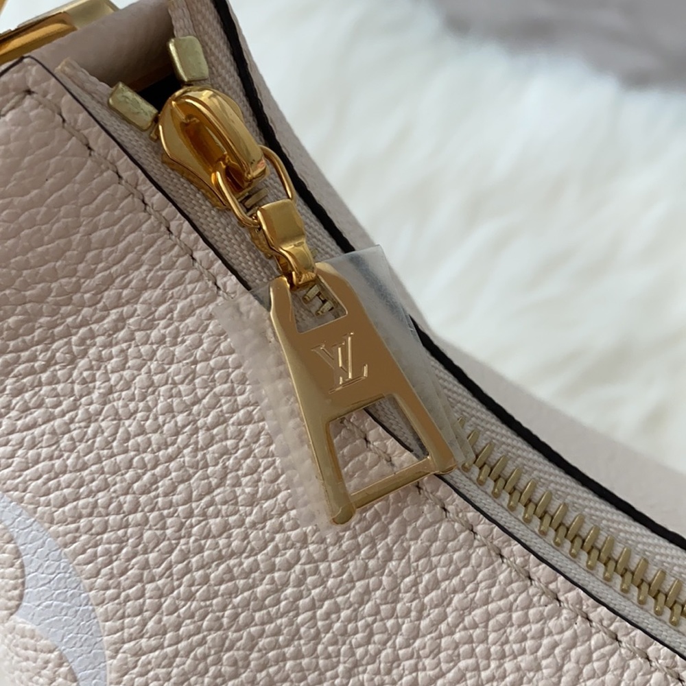 Louis Vuitton marshmallow handbag 🇫🇷 - Picture 8 of 14